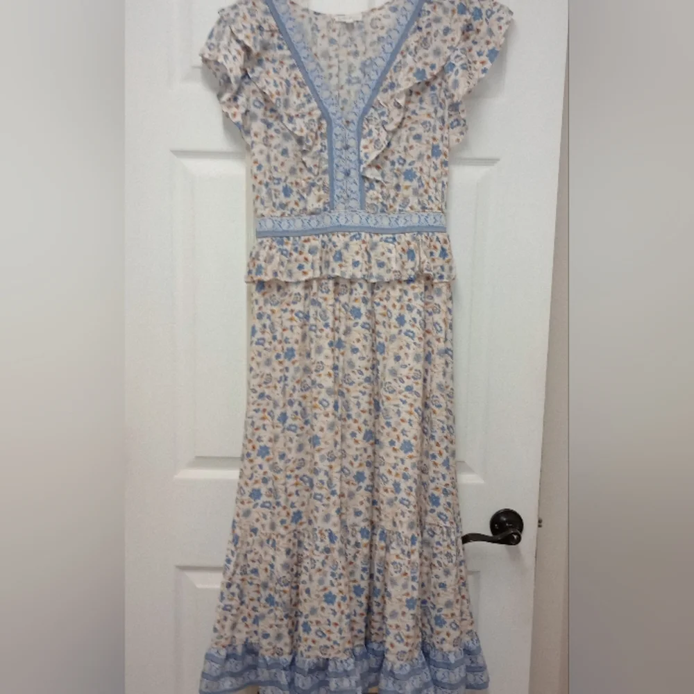 By The River Floral Blue and Cream Women's Dress - Picture 4 of 7